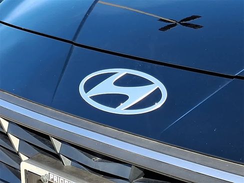 Used 2024 Hyundai Elantra SEL image 32