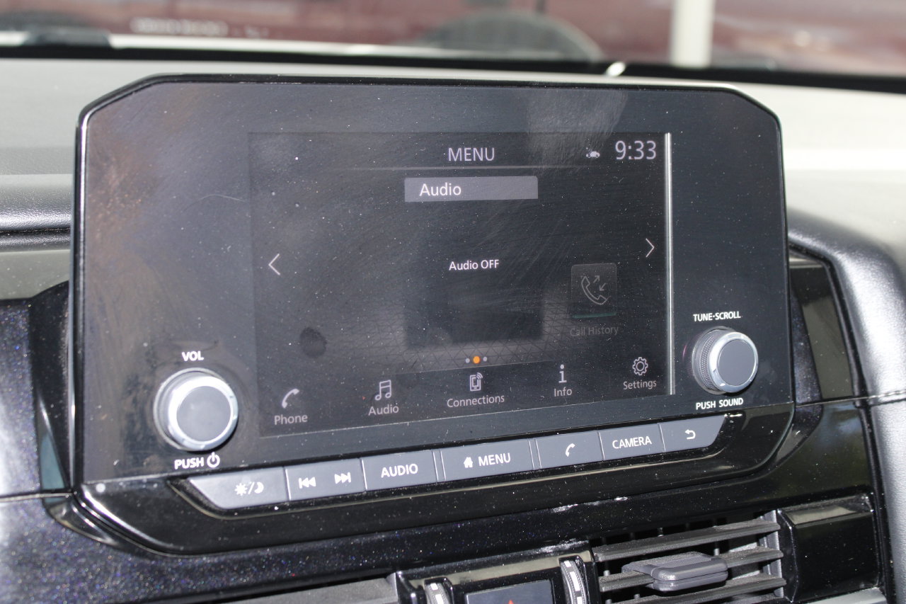 Used 2023 Nissan Pathfinder SV AWD/4WD image 17