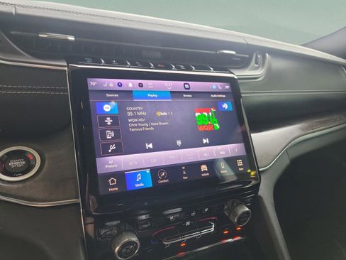 Used 2022 Jeep Grand Cherokee Overland w/ Luxury Tech Group IV image 21