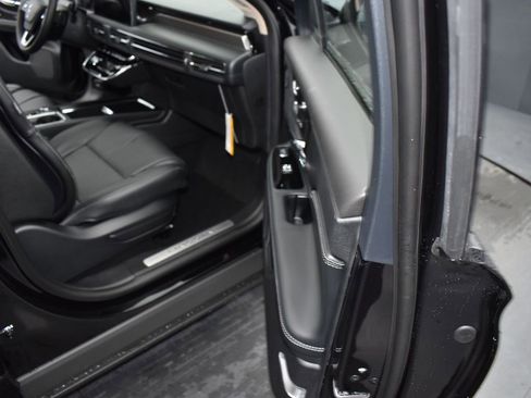 New 2025 Lincoln Corsair Reserve w/ Equipment Group 202A image 17