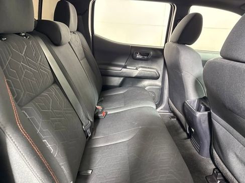 Used 2017 Toyota Tacoma TRD Off-Road image 15