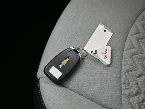 Used 2024 Chevrolet Equinox LS image 25