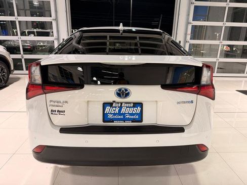 Used 2020 Toyota Prius LE image 6