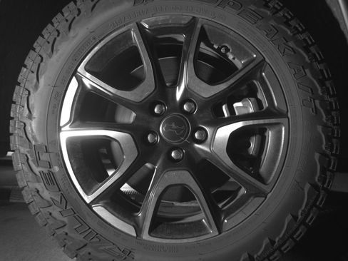 Used 2025 Jeep Compass Trailhawk AWD/4WD image 13
