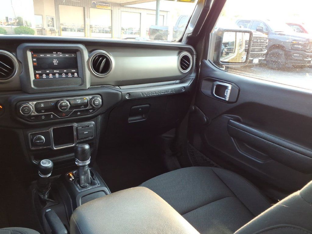 Used 2022 Jeep Wrangler Unlimited Sport AWD/4WD image 13