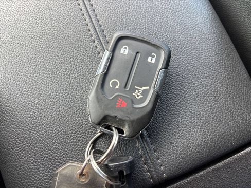 Used 2024 GMC Terrain SLT AWD/4WD image 25