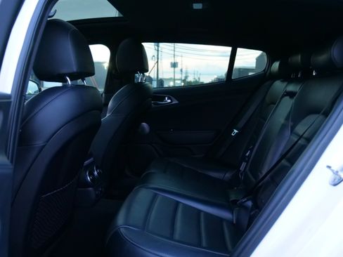 Used 2018 Kia Stinger GT2 image 33