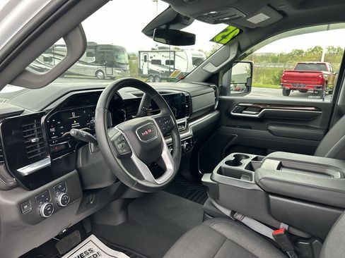 Used 2025 GMC Sierra 2500 SLE w/ SLE Convenience Package AWD/4WD image 25
