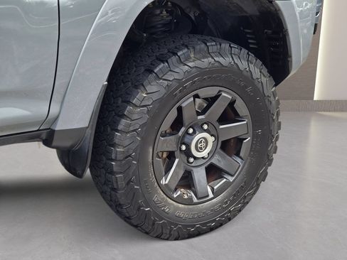 Used 2021 Toyota 4Runner Trail Special Edition AWD/4WD image 12