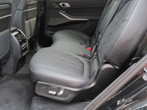 Used 2026 BMW X7 xDrive40i w/ Premium Package AWD/4WD image 21