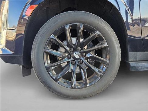 Certified 2022 Cadillac Escalade ESV Luxury w/ LPO, Illumination Package image 25