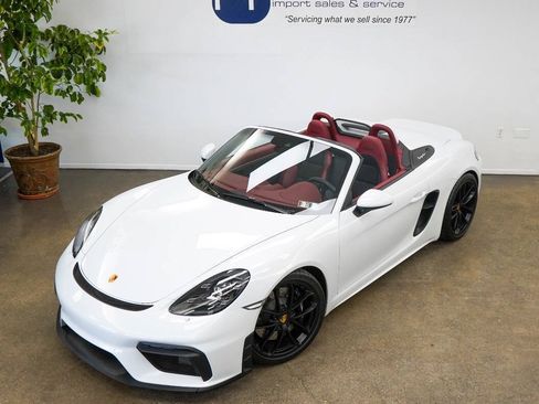 Used 2020 Porsche 718 Boxster Spyder RWD image 32