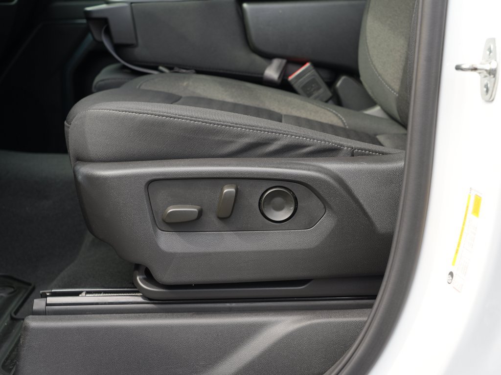 Certified 2025 Chevrolet Silverado 1500 LT AWD/4WD image 16