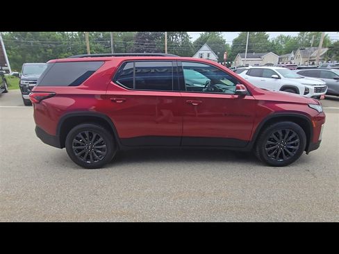 Used 2023 Chevrolet Traverse RS image 9