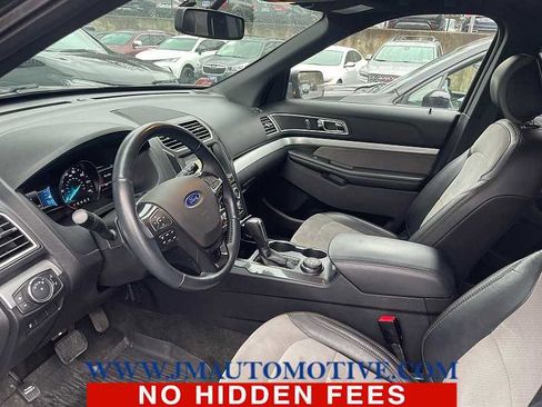 Used 2017 Ford Explorer XLT w/ Equipment Group 202A image 2