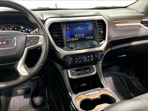 Used 2023 GMC Acadia SLE w/ LPO, Black Accent Package image 9