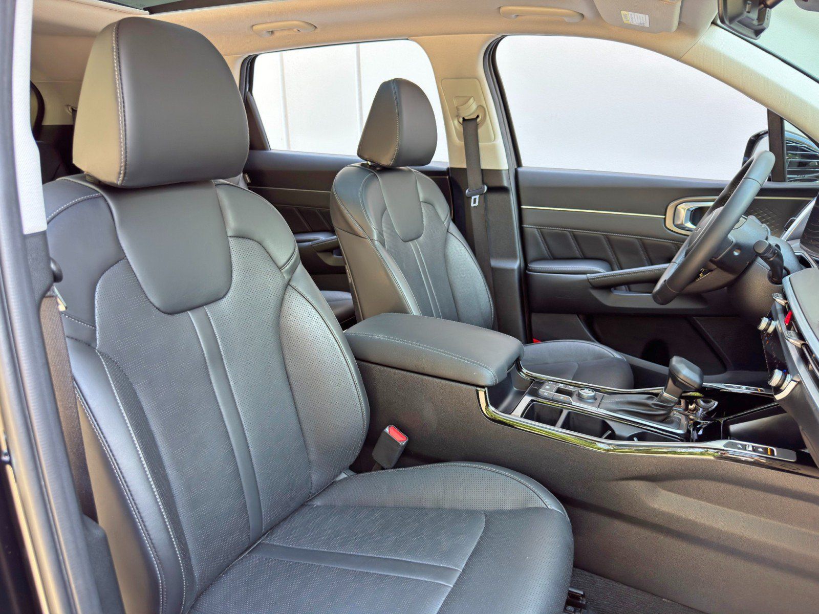 Used 2024 Kia Sorento SX FWD image 37