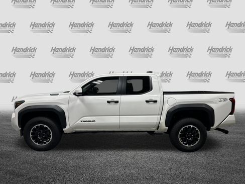 Used 2025 Toyota Tacoma TRD Off-Road AWD/4WD image 7