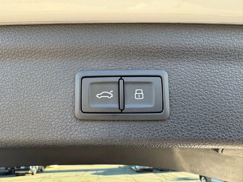 Used 2023 Audi Q3 2.0T Premium Plus image 38