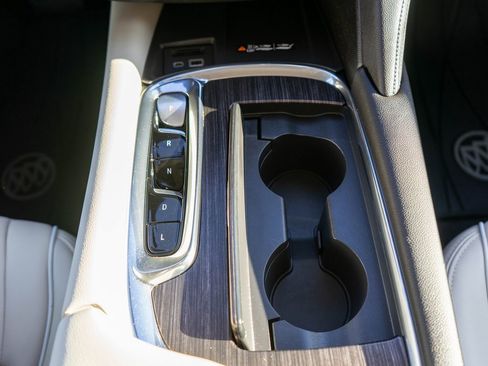 Used 2023 Buick Enclave Avenir image 31