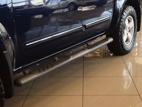 Used 2007 Nissan Frontier LE AWD/4WD image 11