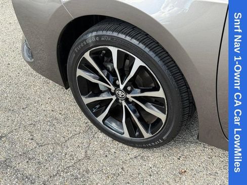 Used 2019 Toyota Corolla SE w/ SE Premium Package FWD image 10