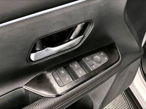 New 2026 Nissan Kicks SR AWD/4WD image 31