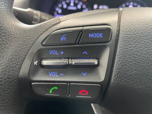 Used 2018 Hyundai Elantra GT image 40