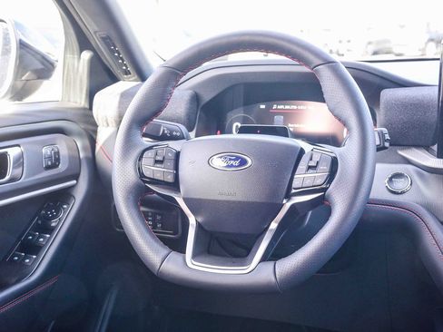 Used 2025 Ford Explorer ST-Line w/ Premium Package image 15