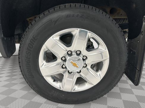 Used 2022 Chevrolet Silverado 2500 LTZ image 32