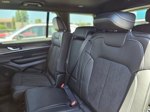 New 2026 Jeep Grand Cherokee L 2WD image 23