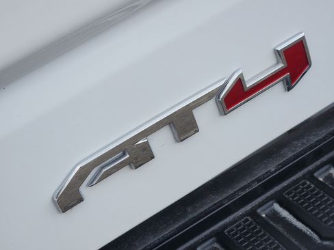 Used 2025 GMC Sierra 1500 AT4 AWD/4WD image 12