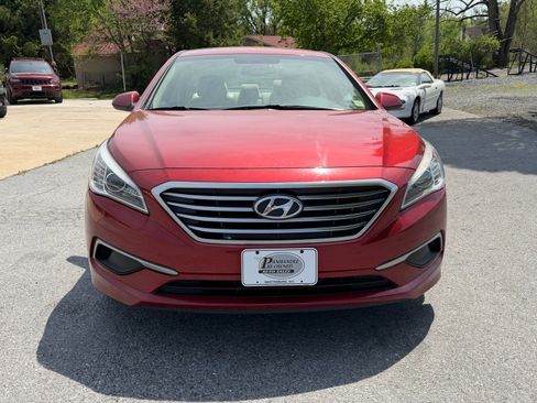 Used 2016 Hyundai Sonata SE image 2
