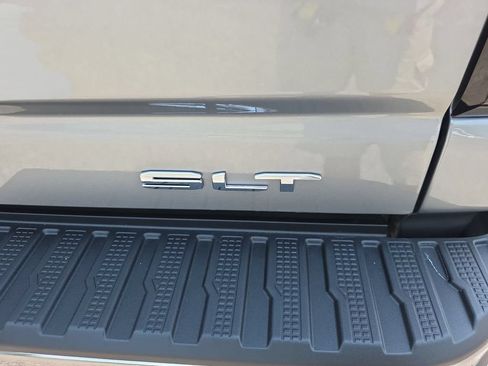 Used 2025 GMC Sierra 2500 SLT w/ SLT Premium Package AWD/4WD image 8