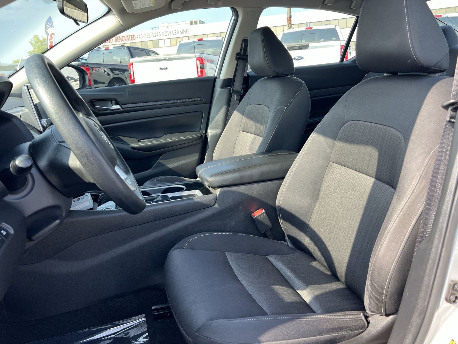 Used 2024 Nissan Altima 2.5 SV FWD image 13
