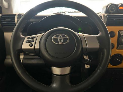 Used 2008 Toyota FJ Cruiser 4WD image 10