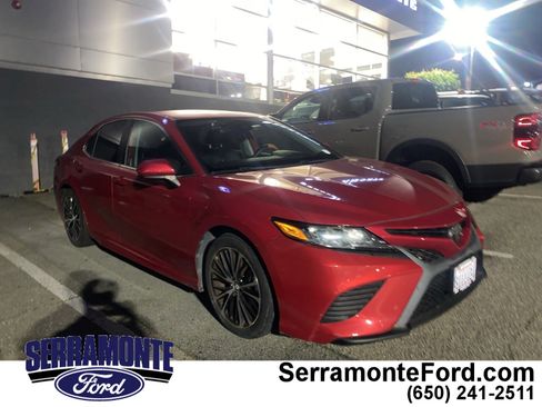 Used 2019 Toyota Camry SE image 1