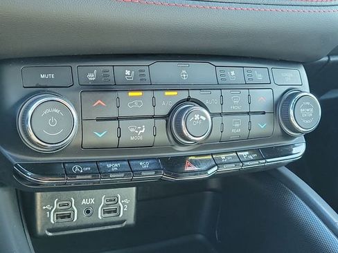 Used 2024 Dodge Durango GT image 33