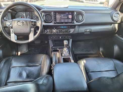 Used 2022 Toyota Tacoma TRD Sport w/ TRD Premium Sport Package image 10
