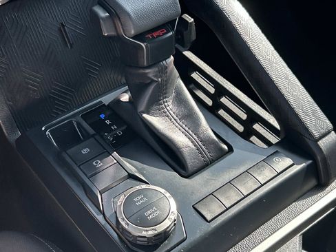 Used 2025 Toyota Tacoma TRD Sport RWD image 34