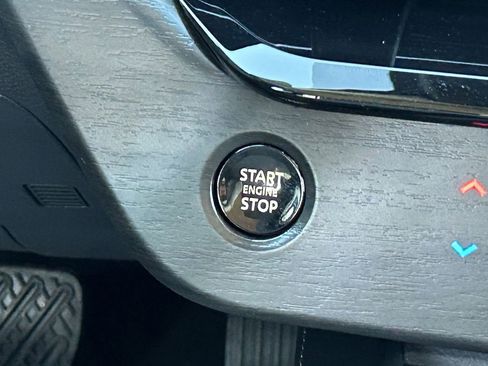 Certified 2025 Nissan Murano SV w/ Cargo Package image 24