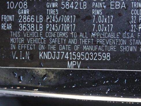 Used 2009 Kia Borrego LX image 14