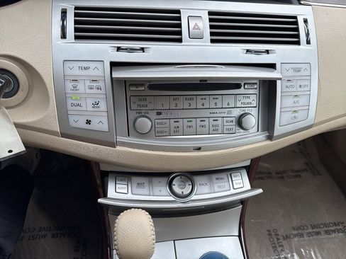 Used 2010 Toyota Avalon XLS image 12