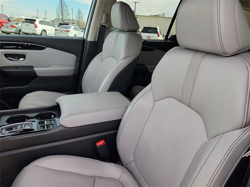 Used 2024 Honda Pilot EX-L image 11