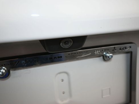 Used 2019 Jeep Cherokee Limited image 36