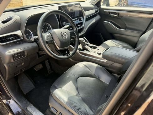 Used 2022 Toyota Highlander Platinum AWD/4WD image 7