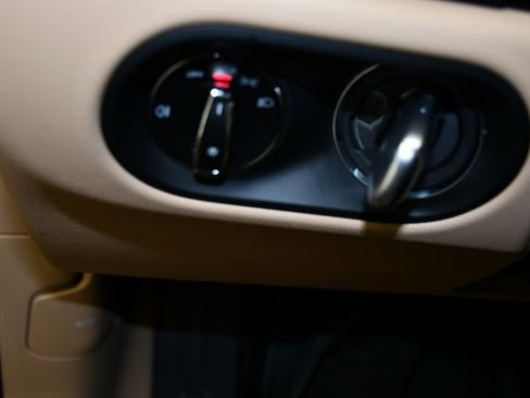 Certified 2023 Porsche Macan AWD/4WD image 38