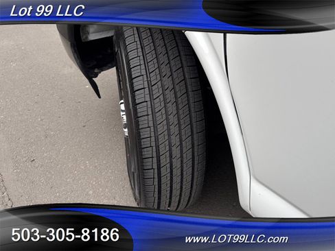 Used 2019 Chevrolet Express 3500 w/ Driver Convenience Package image 24