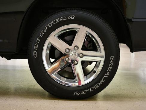 Used 2016 RAM 1500 Express RWD image 17