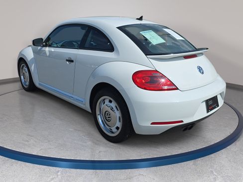 Used 2015 Volkswagen Beetle 1.8T Classic FWD image 8